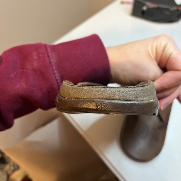 Men's Chaco Classic Leather Flip Flop Sandal M8 - Picture 9 of 10